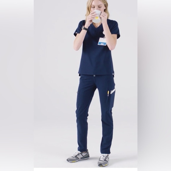 BRAND NEW WT Figs Yola Skinny Scrub Pants Navy Blue Size XS - Picture 1 of 8